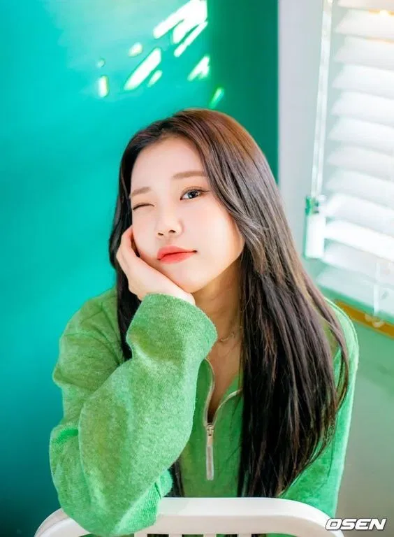 Nổi tiếng là nữ idol "kém xinh" của KPOP, thế nhưng đó cũng chính là lý do mà nhiều công ty từ chối cô nàng.