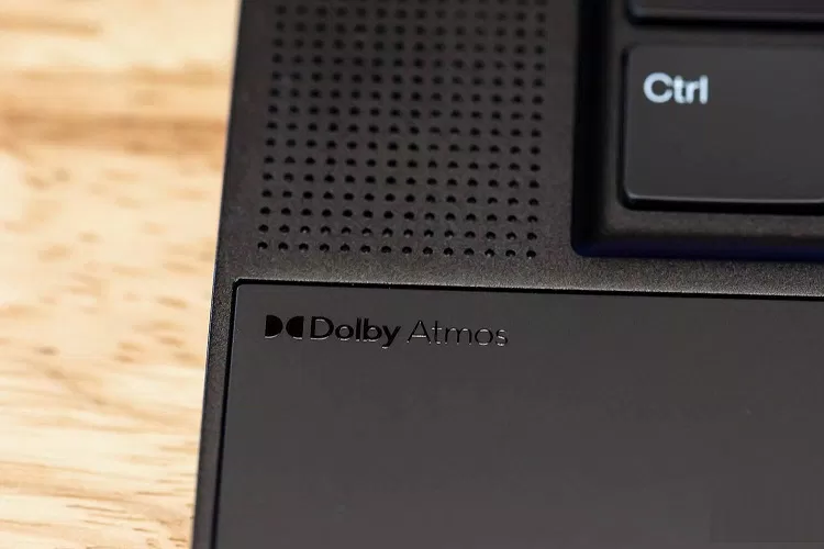 Logo Dolby Atmos trên laptop Lenovo ThinkPad Z16 Gen 2 AMD (Ảnh: Internet)