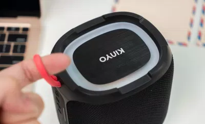 KINYO K50 có sợi dây móc phía trên, giúp bạn có thể đem đi bất cứ đâu (Ảnh: Internet)