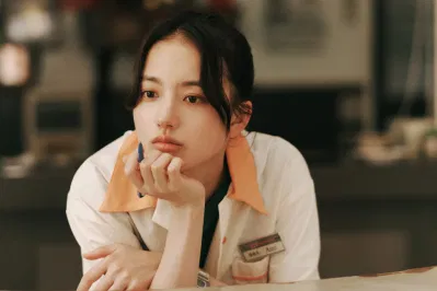 nét đẹp của nàng thơ mới sánh đôi cùng Hứa Quang Hán