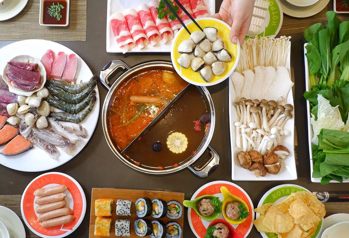 Buffet lẩu nướng tại Kichi Kichi Kim Center ( Ảnh: Internet )