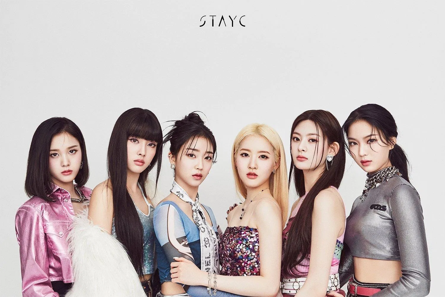 STAYC cũng được khen ngợi kỹ năng hát live tốt (Ảnh: Internet)