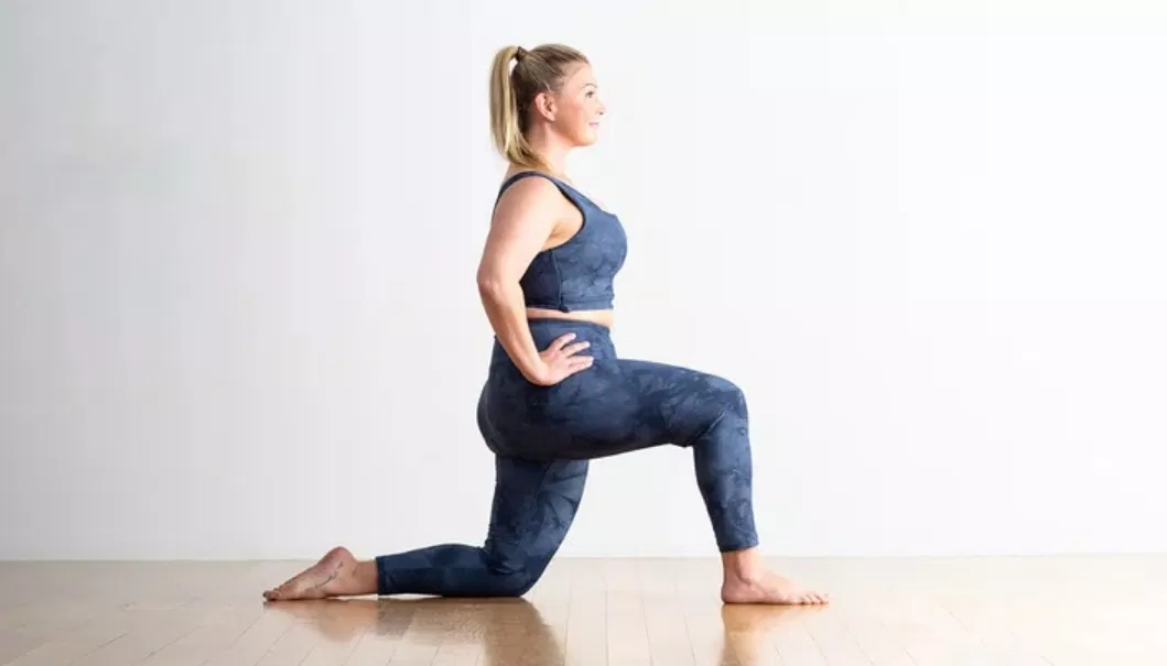 Anjaneyasana (lunge thấp) (Ảnh: Internet)