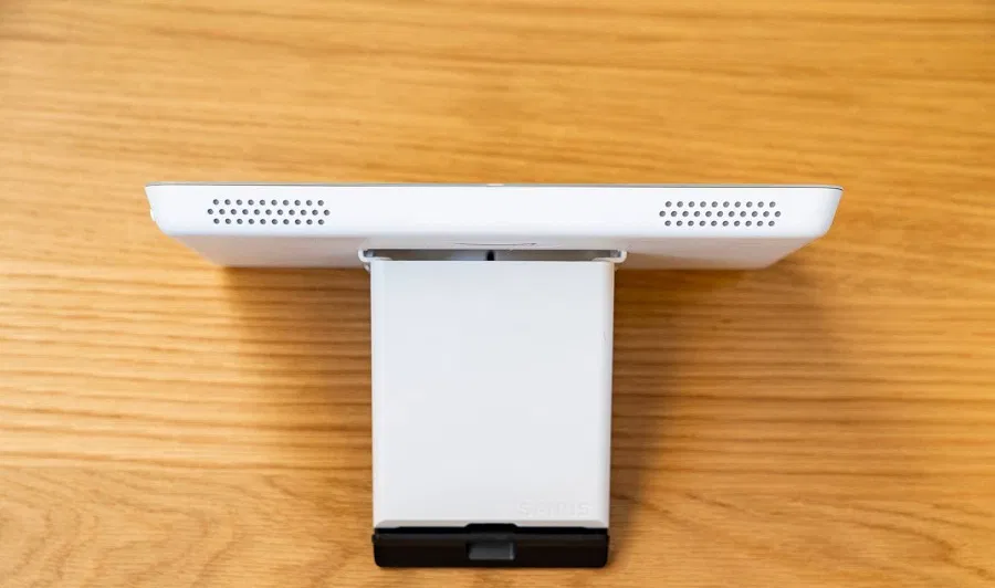 Amazon Echo Hub kèm chân đế (Ảnh: Internet) Amazon Echo Hub kèm chân đế (Ảnh: Internet)