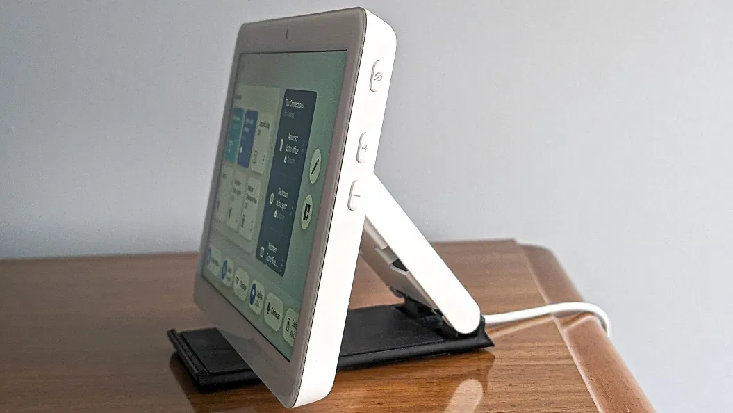 Sử dụng Echo Hub với chân đế (Ảnh: Internet) Sử dụng Echo Hub với chân đế (Ảnh: Internet)