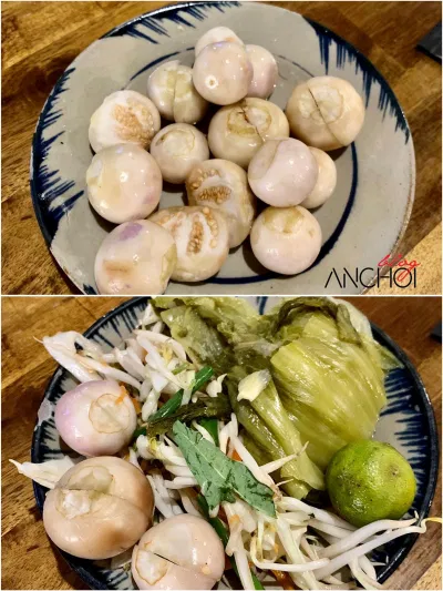 Cà pháo và dưa cải muối chua tại nhà hàng Ớt Hiểm (nguồn: BlogAnChoi)