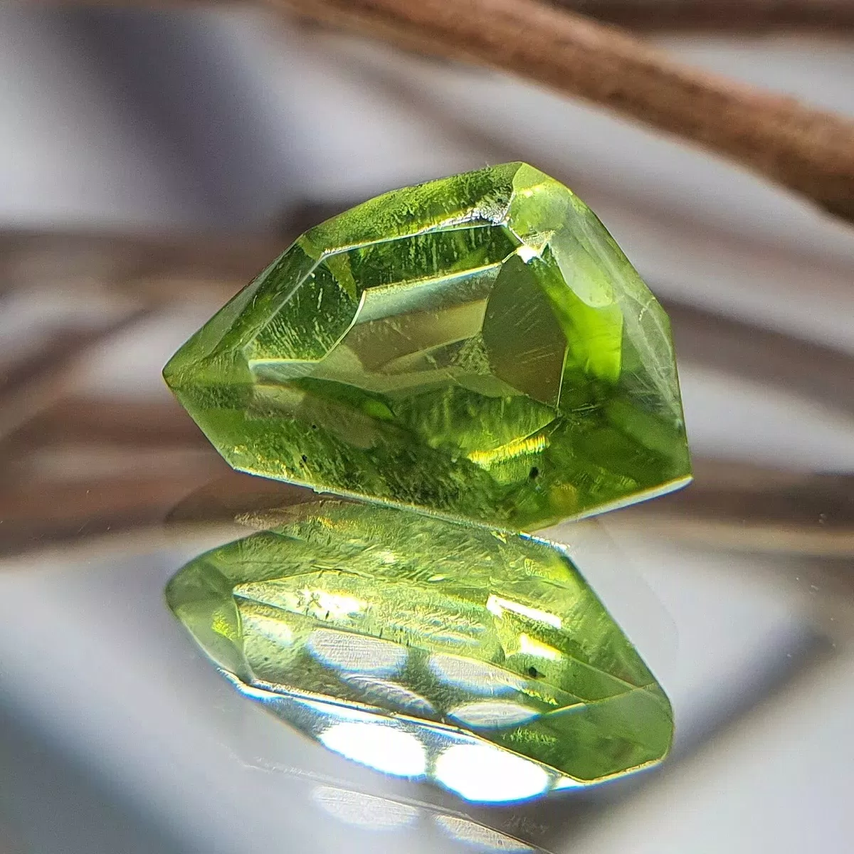 Tác dụng của đá Peridot trong phong thủy (Ảnh: Internet)