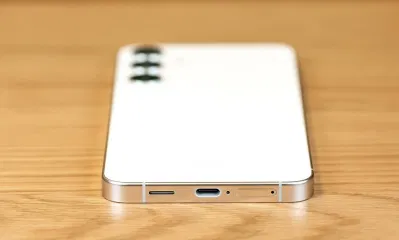 Cổng sạc của điện thoại Samsung Galaxy S24 Plus (Ảnh: Internet) Cổng sạc của điện thoại Samsung Galaxy S24 Plus (Ảnh: Internet)
