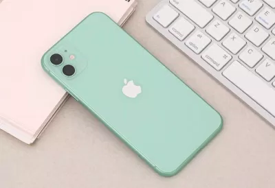 iPhone 16 sẽ đặt camera theo chiều dọc tương tự như iPhone 11 (Ảnh: Internet)