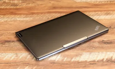 Laptop Lenovo Z13 Gen 2 (Ảnh: Internet) Laptop Lenovo Z13 Gen 2 (Ảnh: Internet)
