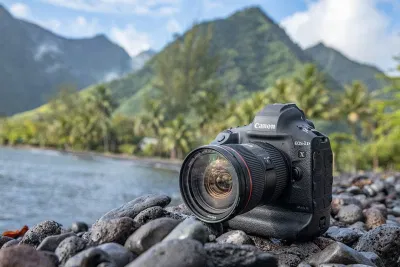 Máy ảnh Canon EOS-1D X Mark III (Ảnh: Internet) Máy ảnh Canon EOS-1D X Mark III (Ảnh: Internet)