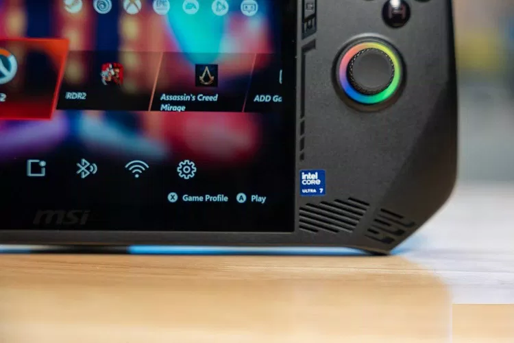 Máy chơi game MSI Claw (Ảnh: Internet) Máy chơi game MSI Claw (Ảnh: Internet)