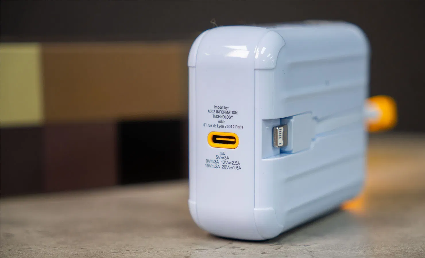 Pisen Power Tiny 30W hỗ trợ khá đầy đủ từ dây sạc đến cổng sạc (Ảnh: Internet)