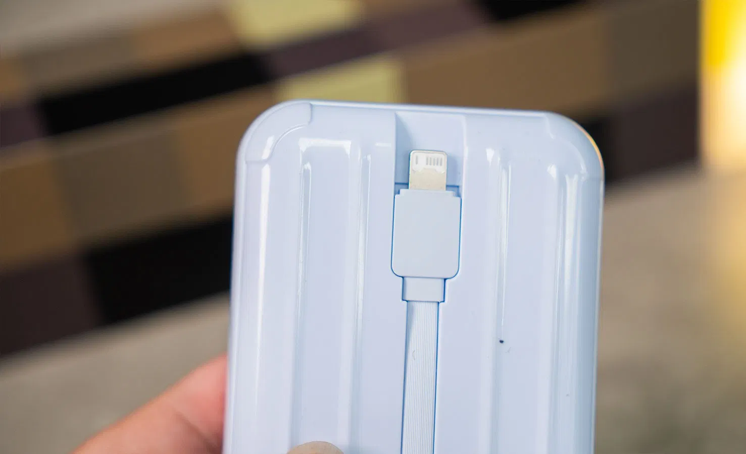 Pisen Power Tiny 30W có độ dày chỉ 3,25 cm (Ảnh: Internet)