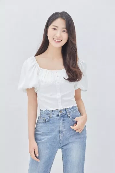 Set đồ khiến cô nàng trông vô cùng trẻ trung, thanh lịch (Nguồn: Internet)