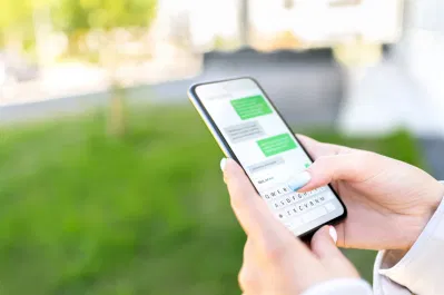 Sử dụng tin nhắn thay vì cuộc gọi (Ảnh: Internet)
