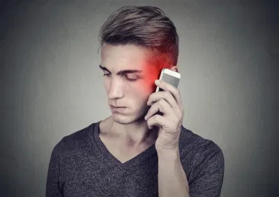 Bức xạ điện thoại là gì? (Ảnh: Internet)