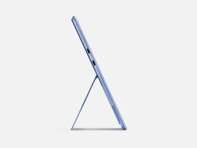Surface pro 11 hỗ trợ đầy đủ cổng kết nối chỉ thiếu jack cắm tai nghe 3,5mm (Ảnh: Internet)