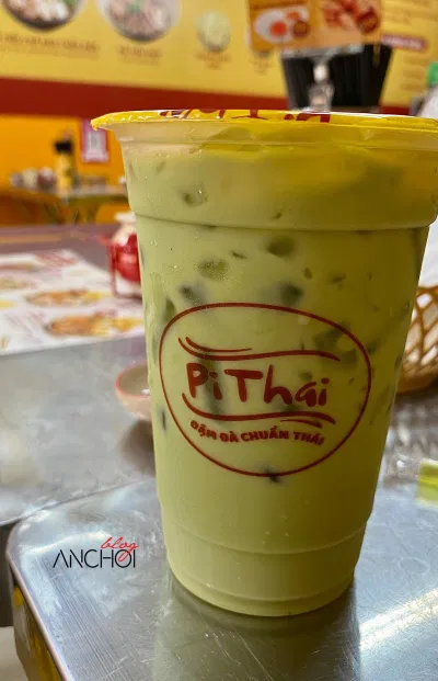 Món trà sữa Thái xanh tại quán hủ tiếu Thái Lan Pi Thai (nguồn: BlogAnChoi)