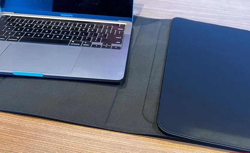 Phần lót chuột của túi Orbitkey Hybrid (Ảnh: Internet) Phần lót chuột của túi Orbitkey Hybrid (Ảnh: Internet)