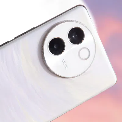 vivo V30e 5G với thiết kế mây vờn ánh trăng (Ảnh: Internet)