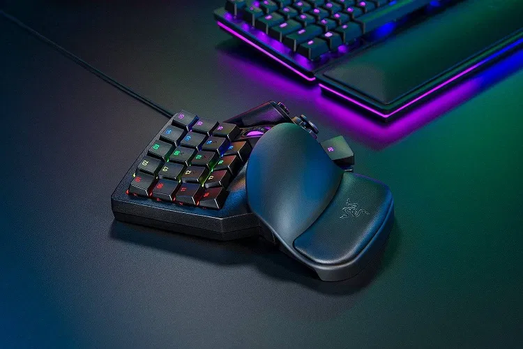 Bàn phím keypad chơi game Razer Tartarus Pro có đèn RGB (Ảnh: Internet) Bàn phím keypad chơi game Razer Tartarus Pro có đèn RGB (Ảnh: Internet)