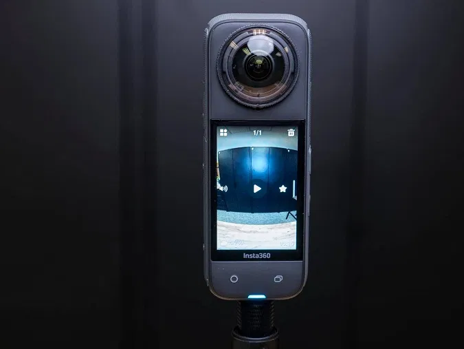 Màn hình phát video của camera Insta360 X4 (Ảnh: Internet) Màn hình phát video của camera Insta360 X4 (Ảnh: Internet)