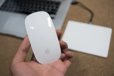 Chuột Magic Mouse của Apple (Ảnh: Internet) Chuột Magic Mouse của Apple (Ảnh: Internet)