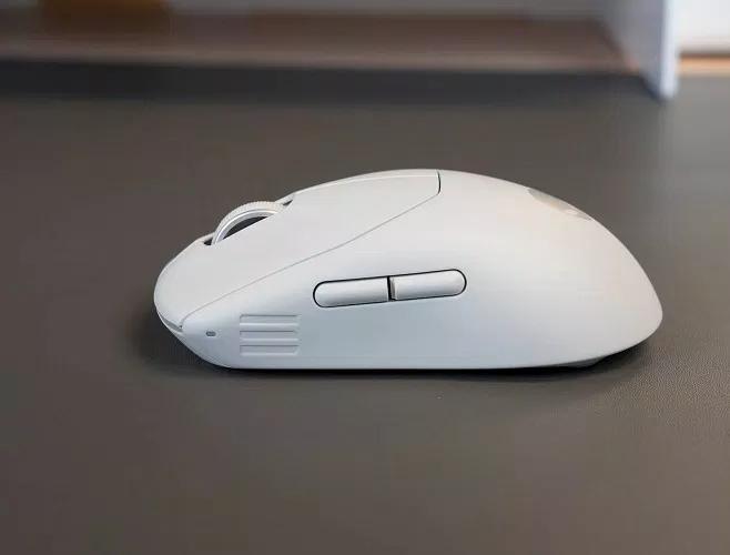 Mặt bên của chuột chơi game không dây Alienware Pro (Ảnh: Internet) Mặt bên của chuột chơi game không dây Alienware Pro (Ảnh: Internet)