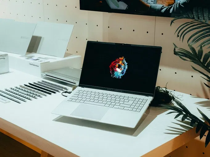 Laptop ASUS Snapdragon X-Elite (Ảnh: Internet) Laptop ASUS Snapdragon X-Elite (Ảnh: Internet)