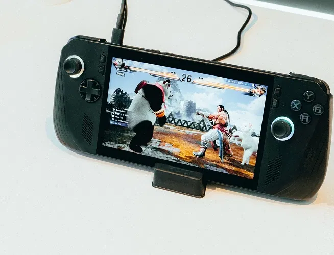 Máy chơi game ASUS ROG Ally X (Ảnh: Internet)
