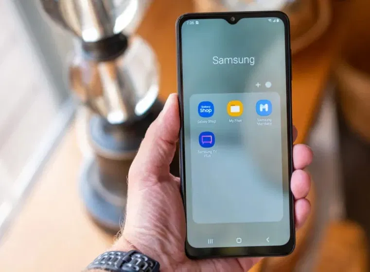 Điện thoại Galaxy A12 với các ứng dụng Samsung (Ảnh: Internet) Điện thoại Galaxy A12 với các ứng dụng Samsung (Ảnh: Internet)
