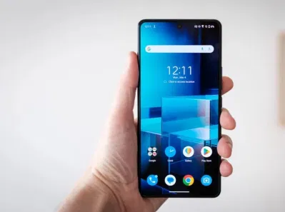 Điện thoại Asus Zenfone 11 Ultra (Ảnh: Internet) Điện thoại Asus Zenfone 11 Ultra (Ảnh: Internet)