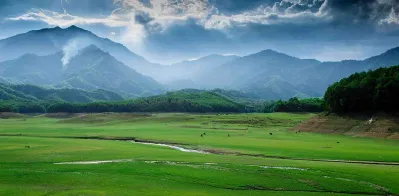 Khung cảnh bình yên cùng non nước trùng điệp ở Hồ Hòa Trung Đà Nẵng Khung cảnh bình yên cùng non nước trùng điệp ở Hồ Hòa Trung Đà Nẵng