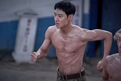 Lee Je Hoon chia sẻ về sự nghiệp diễn xuất (Ảnh: Internet)