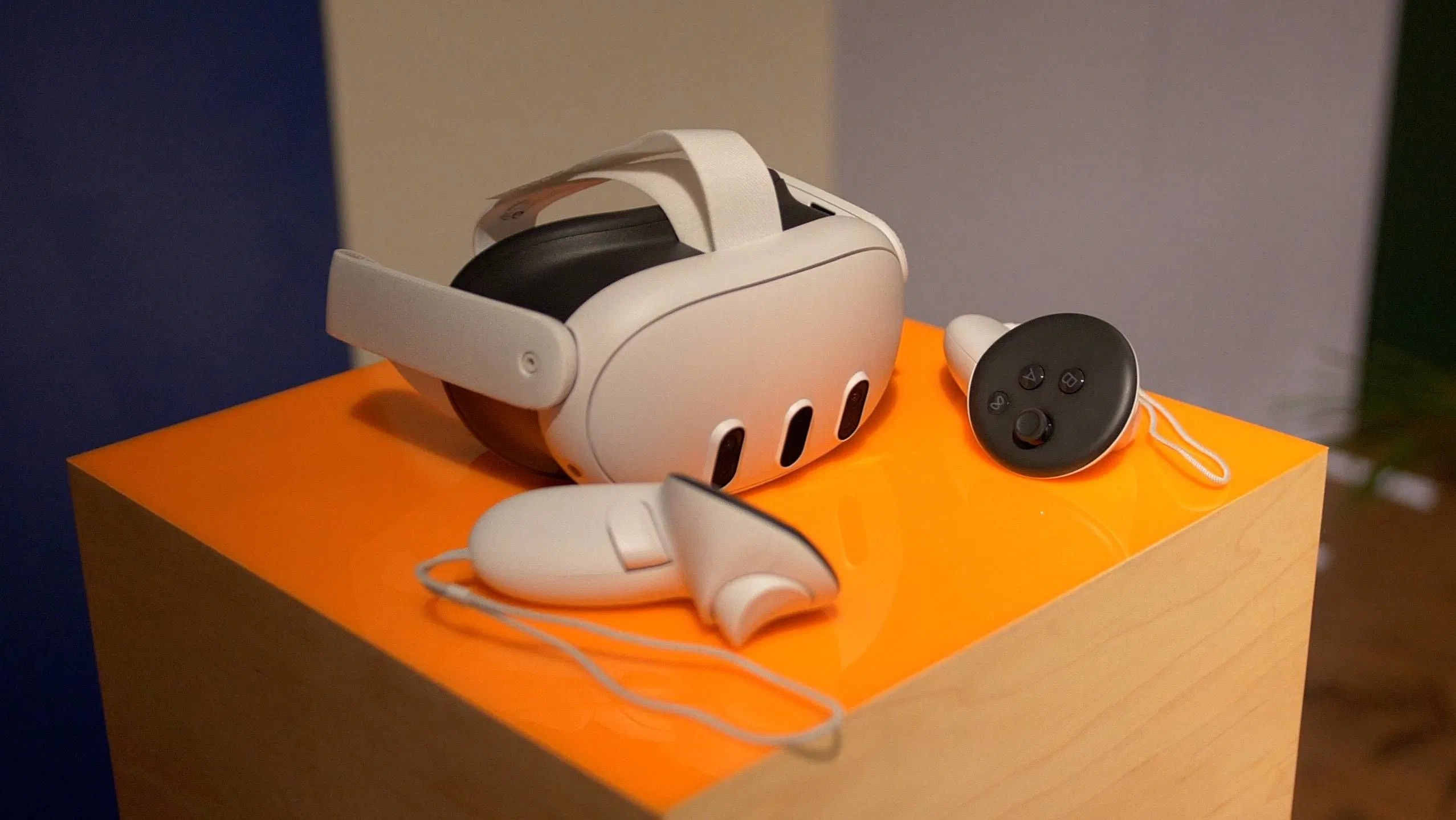 Chỉ 5 tháng sau khi Apple ra mắt Vision Pro, Meta đã bắt đầu phát triển một mẫu cao cấp mới (Ảnh: Internet) Chỉ 5 tháng sau khi Apple ra mắt Vision Pro, Meta đã bắt đầu phát triển một mẫu cao cấp mới (Ảnh: Internet)