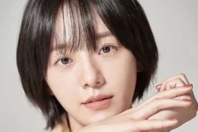 Park Gyu Young gia hạn hợp đồng với Saram Entertainment