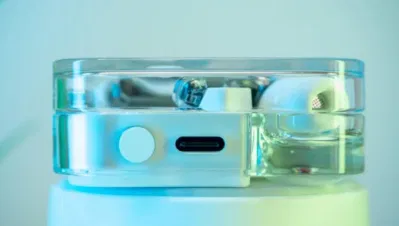 Nút và cổng sạc của hộp đựng tai nghe Nothing Ear 2 (Ảnh: Internet) Nút và cổng sạc của hộp đựng tai nghe Nothing Ear 2 (Ảnh: Internet)