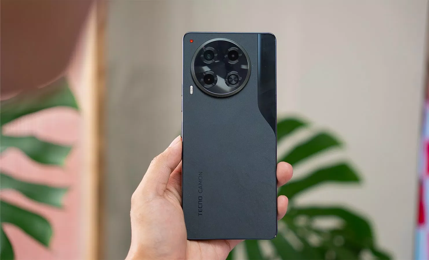 TECNO CAMON 30 (Ảnh: Internet) TECNO CAMON 30 (Ảnh: Internet)