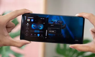TECNO CAMON 30 sở hữu tấm nền AMOLED đem lại việc chơi game, xem phim cực kì tuyệt vời (Ảnh: Internet) TECNO CAMON 30 sở hữu tấm nền AMOLED đem lại việc chơi game, xem phim cực kì tuyệt vời (Ảnh: Internet)