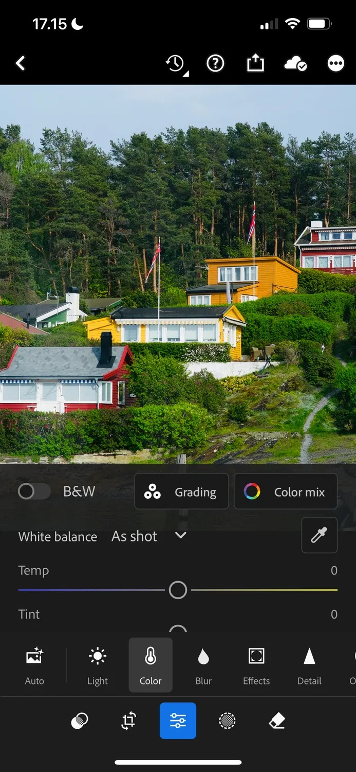 Chỉnh sửa ảnh bằng ứng dụng Lightroom CC trên điện thoại (Ảnh: Internet) Chỉnh sửa ảnh bằng ứng dụng Lightroom CC trên điện thoại (Ảnh: Internet)
