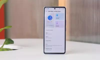 ZTE Family chỉ chạy hệ điều hành Android 13 chứ không được Android 14 (Ảnh: Internet)