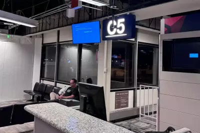 CrowdStrike khuyến nghị nên khởi động lại hệ thống ( Tầm 15 lần) để giúp hệ thống tải xuống bản cập nhật mới một cách chính xác (Ảnh: Internet) CrowdStrike khuyến nghị nên khởi động lại hệ thống ( Tầm 15 lần) để giúp hệ thống tải xuống bản cập nhật mới một cách chính xác (Ảnh: Internet)