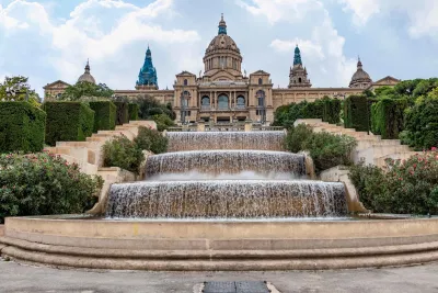 Trải nghiệm 1 ngày vi vu khắp phố Barcelona, Tây Ban Nha bảo tàng bảo tàng nghệ thuật barcelona biển cà phê châu Âu cocktail Du lịch Đi bộ đồ uống Gothic hồ bơi khám phá museu nacional d art de catalunya nghệ thuật nhà thờ Nobu phô mai dê placa neri quimet quimet rượu sangria salad óc chó tallat tapas Tây Ban Nha thành phố barcelona tibidabo trải nghiệm trekking uống cà phê