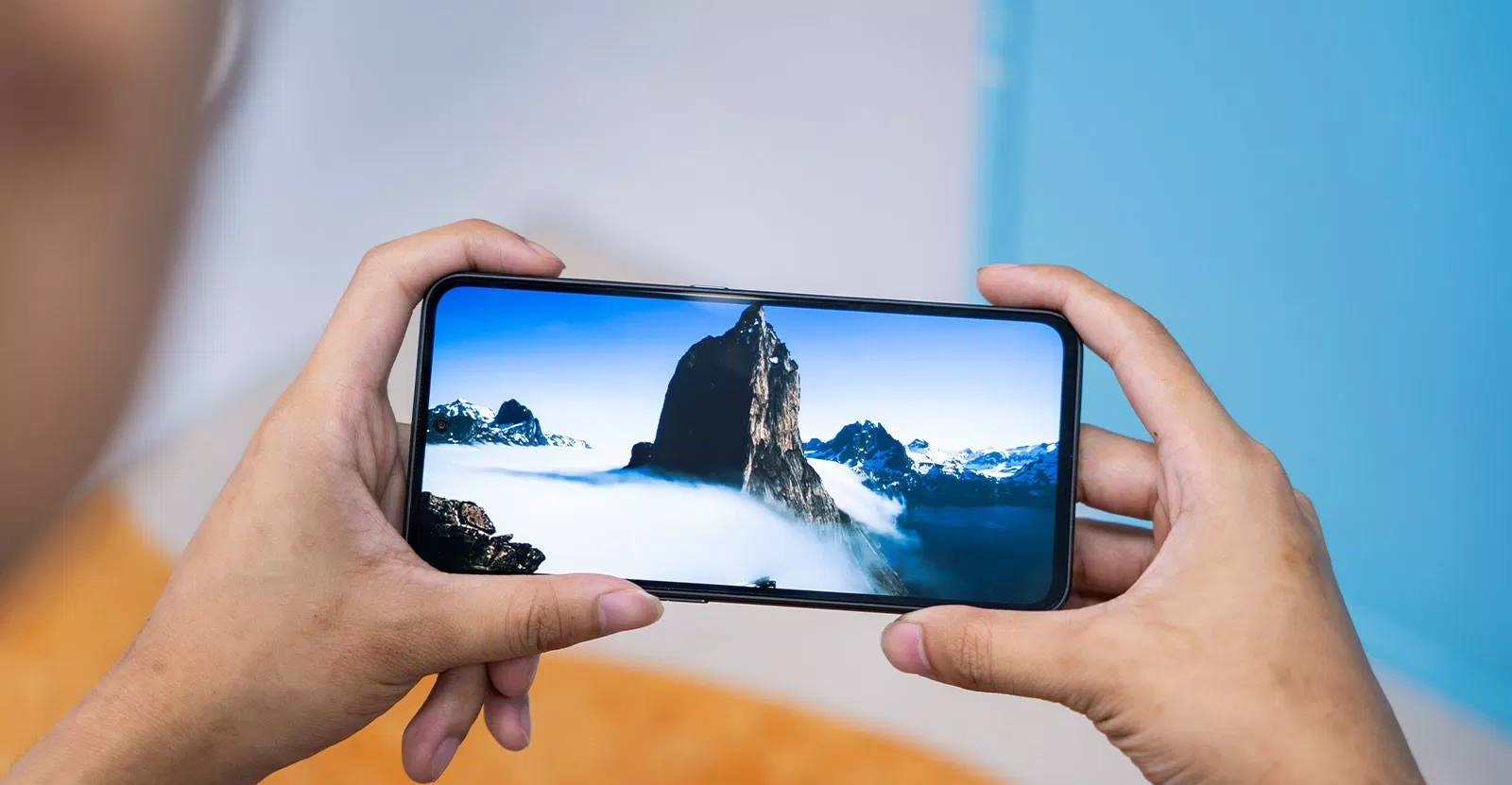 CMF Phone 1 sở hữu màn hình AMOLED 6.67 inches độ phân giải FHD+, 120Hz (Ảnh: Internet) CMF Phone 1 sở hữu màn hình AMOLED 6.67 inches độ phân giải FHD+, 120Hz (Ảnh: Internet)