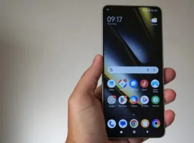 Mặt trước của điện thoại POCO F6 (Ảnh: Internet) Mặt trước của điện thoại POCO F6 (Ảnh: Internet)