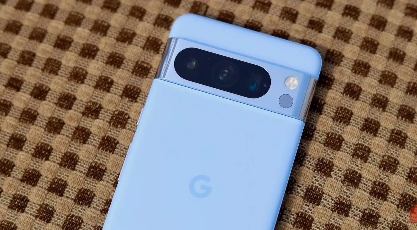 Điện thoại Pixel 8 Pro màu xanh lam (Ảnh: Internet)