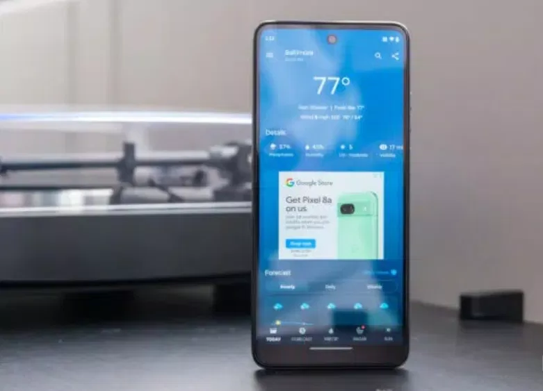 Thông báo thời tiết trên điện thoại Motorola Moto G 5G (2024) (Ảnh: Internet)