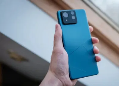 Điện thoại ASUS ZenFone 11 Ultra (Ảnh: Internet) Điện thoại ASUS ZenFone 11 Ultra (Ảnh: Internet)
