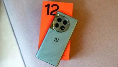 Điện thoại OnePlus 12 (Ảnh: Internet) Điện thoại OnePlus 12 (Ảnh: Internet)